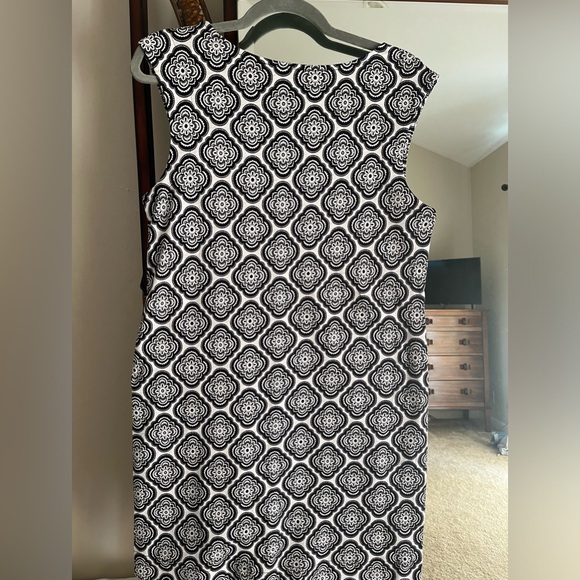 BODEN sleeveless jersey shift dress - Picture 2 of 6